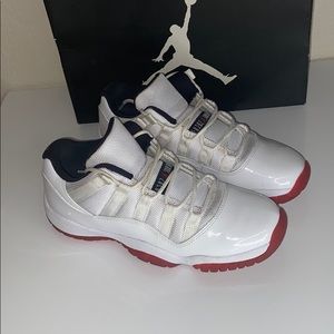 White/Red Low Retro 11 ♥️